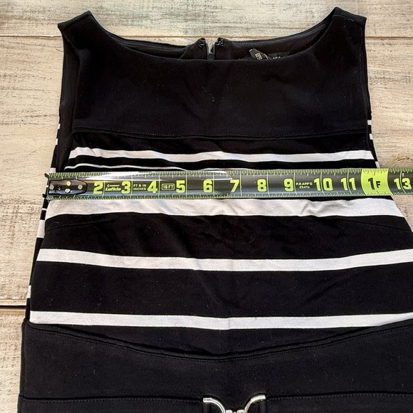 White House Black Market Slimming Striped Sleeveless Sheath Dress Sz2 EUC - Picture 4 of 10